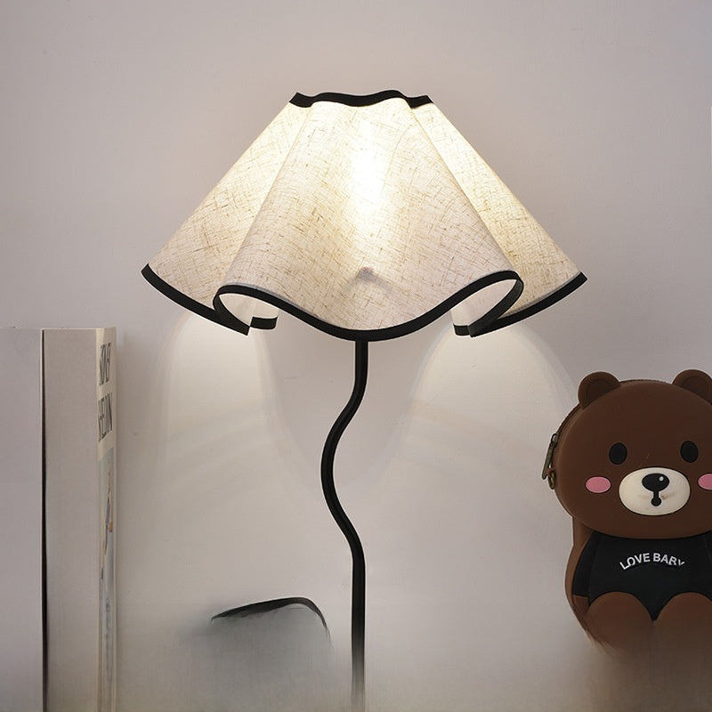 USB Petal Table Lamp | Nordic Minimalist Dimmable Desk Light