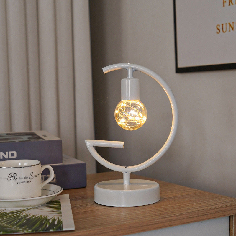 Vintage Iron Table Lamp | Retro Battery-Powered Decorative Light